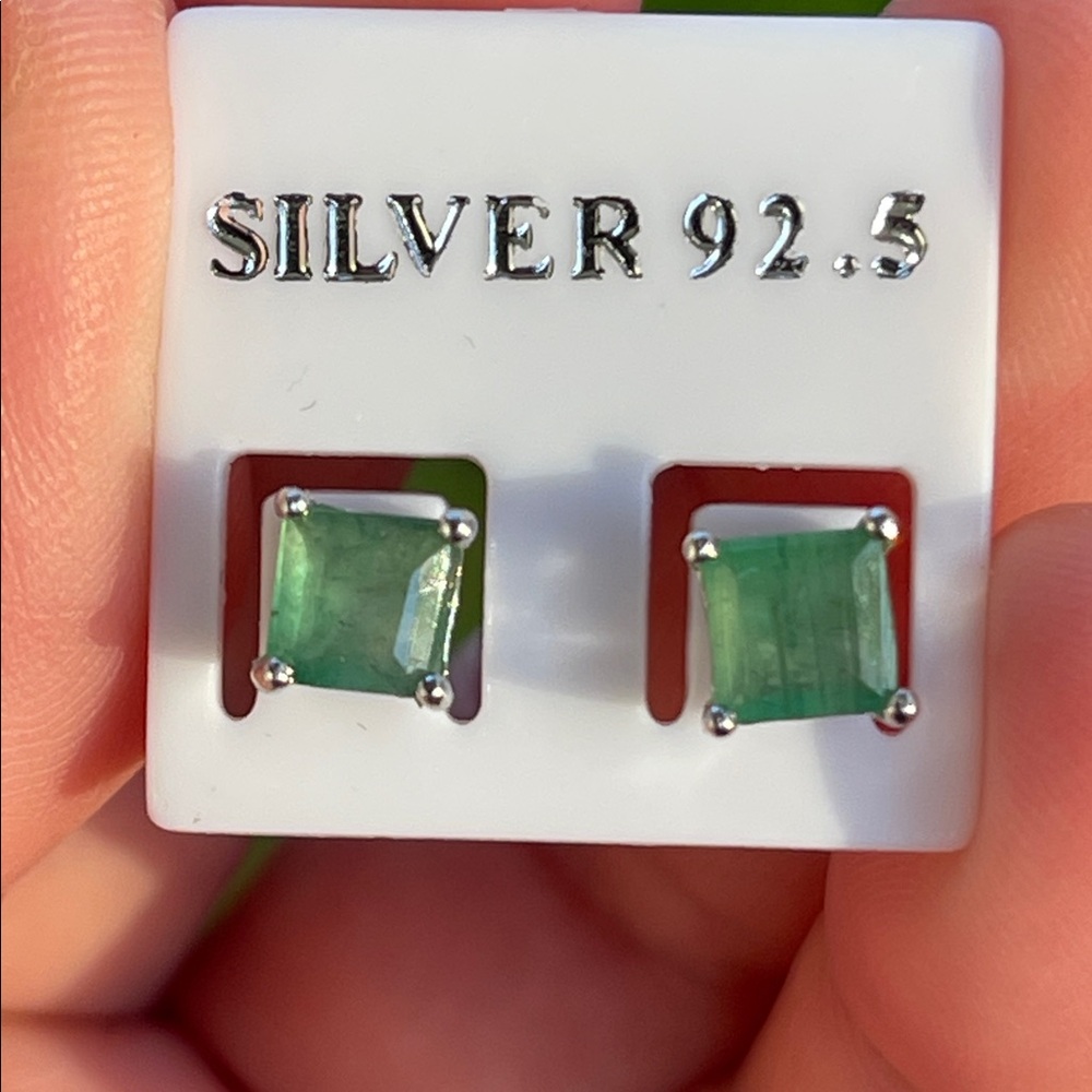 NWT Natural Zambian Emerald 925 Sterling Silver Stud Earring unheated/untreated